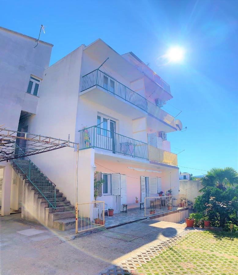 Roko Apartment House Primošten Exterior foto